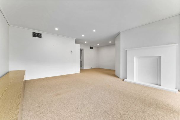 Prestige Living on Fawkner Park - Photo 1