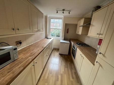 Clarendon Avenue, Leamington Spa, CV32 - Photo 4