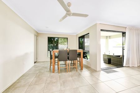Spacious 3 Bedroom Home - Photo 2