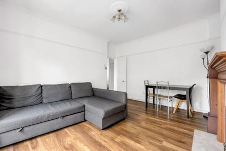 3 bedroom Flat To Let - Photo 3
