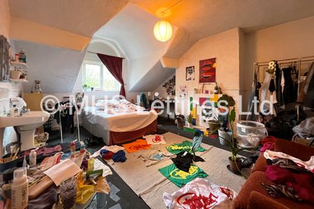 8 Bedroom Mid Terraced House for rent in St. Johns Terrace - Photo 2