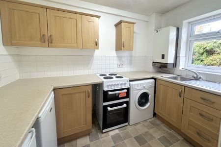 Raglan Road, WokingProperty for lettings - Seymours - Photo 5