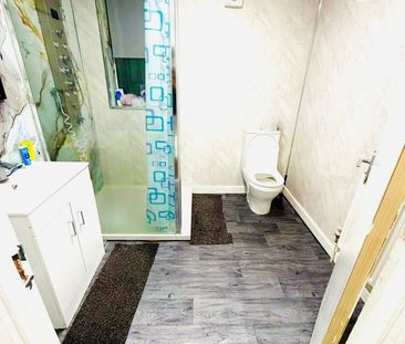 Room in a Shared House, Beeches Road, B42 - Photo 3