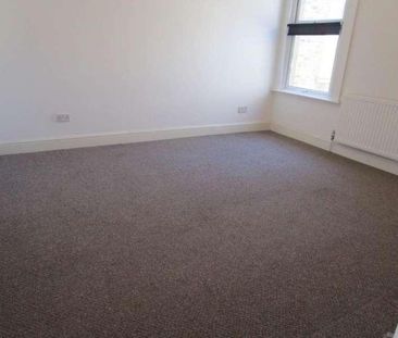 Woodgrange Drive, Southend On Sea, SS1 - Photo 3