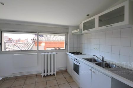 CARMES - T3 DERNIER ETAGE AVEC TERRASSES - Photo 3