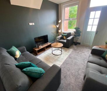 1 bedroom in a house share to rent - Photo 2