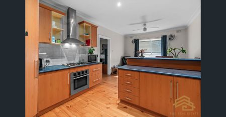 Double brick house near CBD - Photo 4