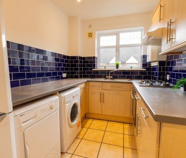 2 bedroom flat to rent - Photo 6