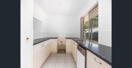 🌿 Charming Family Home in North Booval – Spacious, Sunny & Ready to Move In! - Photo 2