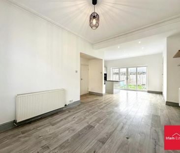 3 bedroom end of terrace house to rent - Photo 3