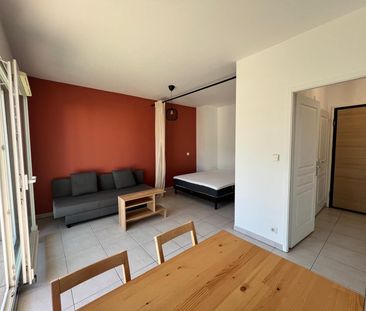 Location Appartement 1 pièce 35m² - Photo 2