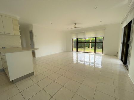 Smell the Sea Air - Neat 3 Bedroom Home - Photo 2