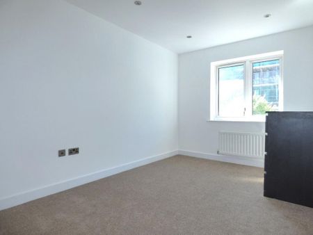 3 bedroom terraced house to rent - Photo 3