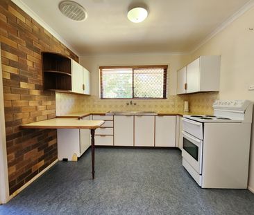 4 Henry Street, Mount Lofty QLD 4350 - House For Rent | Domain - Photo 4