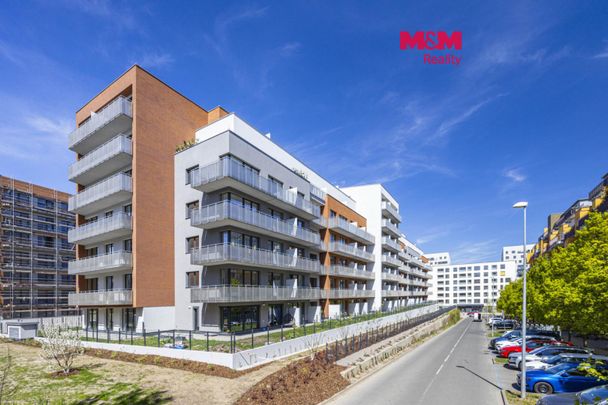 Pronájem bytu 1+kk a garsoniéry 32 m² - Фото 1