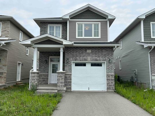 UpperLevel-604 Gwen Ave, Kingston, ON K7P 0L2 - Photo 1