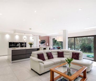 5 bedroom detached house to rent - Photo 2