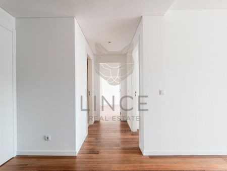 2 room luxury Apartment for rent in Lisbon - Photo 2