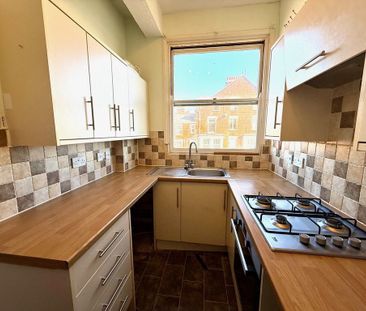 2 bedroom flat to rent - Photo 6