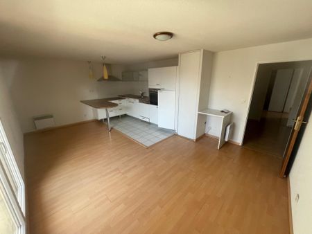 LOCATION APPARTEMENT T3 AVEC TERRASSE HYPER CENTRE - Photo 4