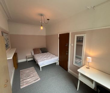 5 Bed Terraced House, Grimthorpe Street, LS6 - Photo 3