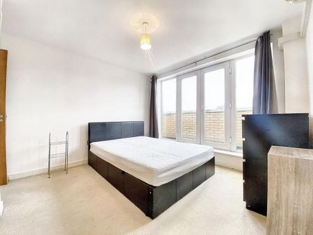 3 bedroom apartment to rent - Photo 2
