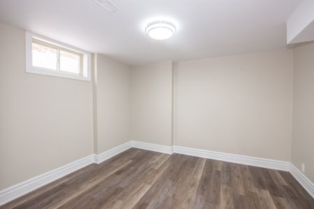 All Inclusive 2 Bedroom + Den Lower Unit in St. Catharines!! - Photo 2