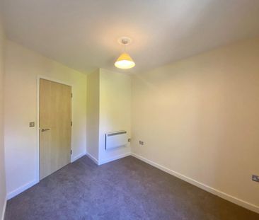 2 bedroom Flat To Let - Photo 3