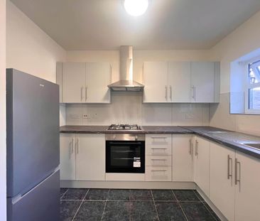 4 bedroom terraced house to rent - Photo 1