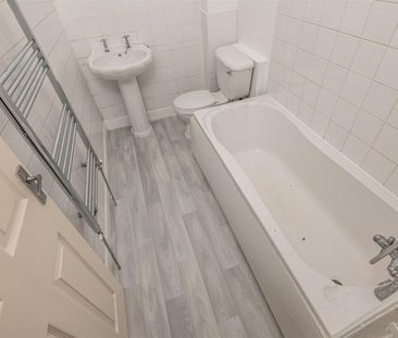 2 bed terraced house to rent in Claremont Street, Sowerby Bridge - Photo 6