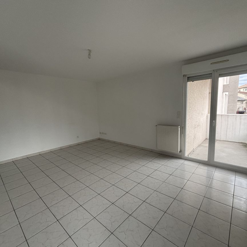 Location Appartement 2 pièces 52m² LE PEAGE DE ROUSSILLON 38550 - Photo 1