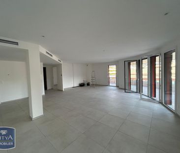 Location Appartement 3 pièces 92m² NICE 06000 - Photo 3
