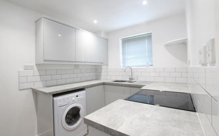 This one bedroom house has been refurbished to a modern standard and is available to move in at the end of March 2026 - Photo 5