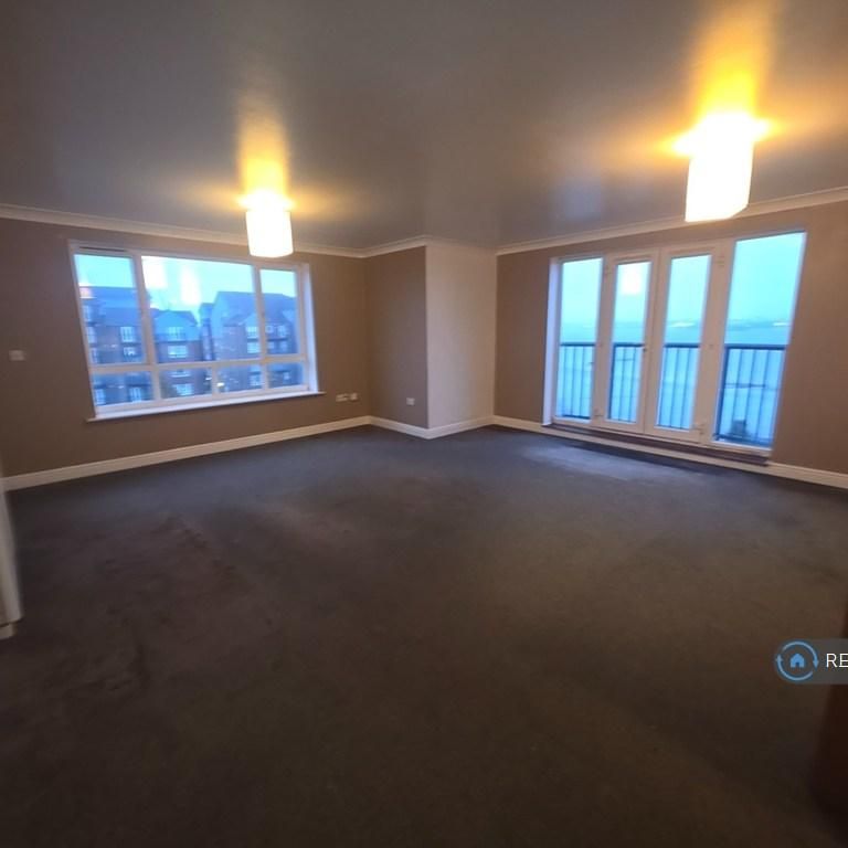 2 bedroom flat to rent - Photo 1