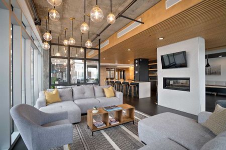 8300, boul. du St-Laurent, Brossard, QC - Photo 5