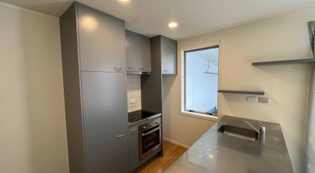 Terrace Home in Prime Location, St Lukes! - Photo 2