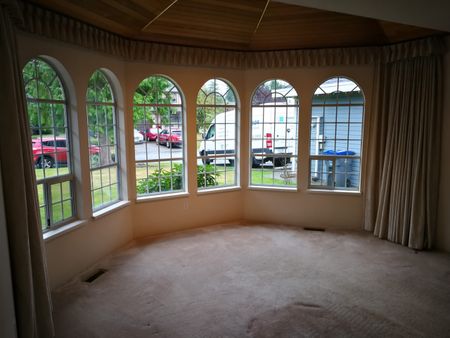Beautifully Kept Three Bedrooms/Two Bath Home in Fraser Heights - Photo 5
