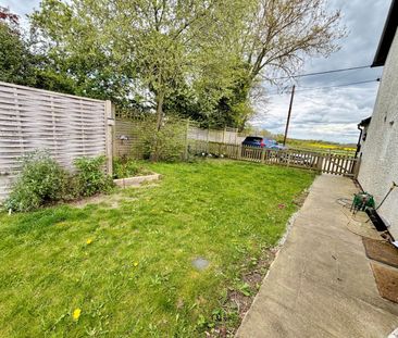 2 bedroom semi detached house to rent - Photo 2