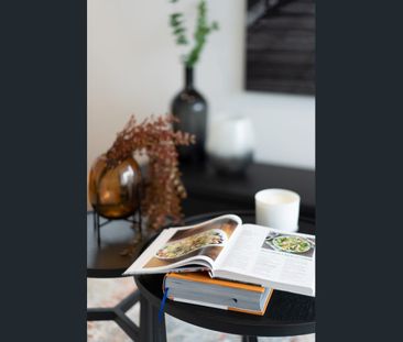 Immaculate North West Corner 2 Bedroom Apartment - Photo 6