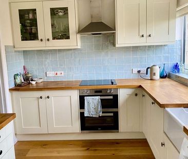 3 bedroom semi-detached house to rent - Photo 5