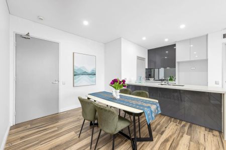 Extra Study Space | Modern Home - Photo 2