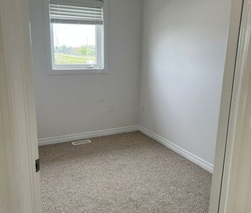 For Lease - 68 Bloom Crescent, Hamilton, Ontario - Photo 5