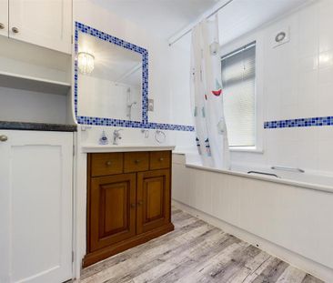 3 bedroom terraced house to rent - Photo 6