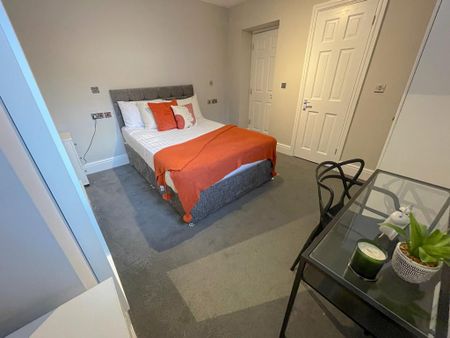 6 bedroom terraced house to rent - Photo 3