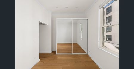 Renovated 1-bedroom apartment opposite beach - Photo 2