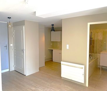 Location Appartement 2 pièces 43m² NEUVILLE SUR SAONE 69250 - Photo 4