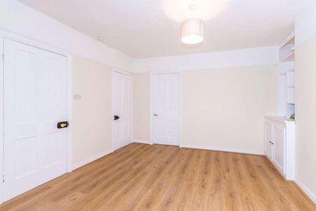 Bytham Road, Creeton, NG33 - Photo 2