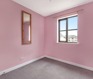 2 bedroom end of terrace house to rent - Photo 3