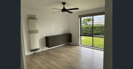 Family home in court location - Photo 2