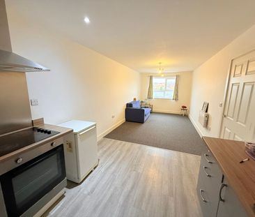 Newton Road, Yeovil, Somerset - Photo 2
